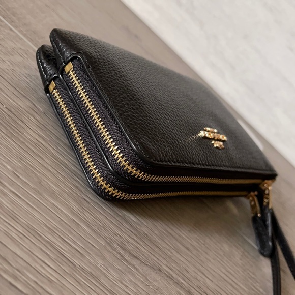 Coach Double Corner Zip Wristlet Black